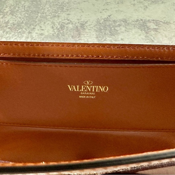 Valentino Garavani PVC Locò Shoulder Bag - Picture 5 of 6